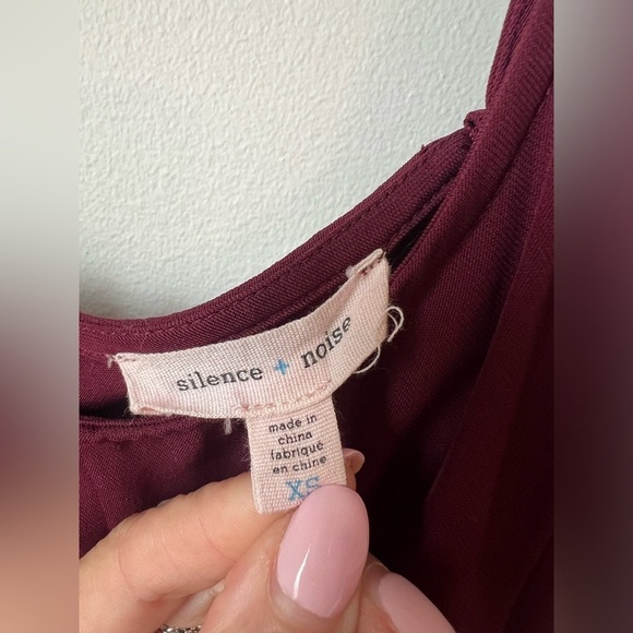 Silence + Noise x Urban Outfitters Burgundy Sleeveless Belted Jumpsuit XS - Picture 6 of 9
